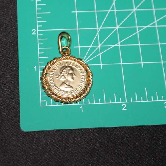 Fashion Jewelry Golden Coin Medallion Pendant - Picture 3 of 4